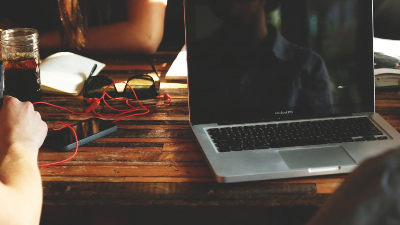 科技商業 相關配圖:Nyne|AI Agent 點解需要「人味」?530 萬美元種子輪融資背後玄機 | 圖片來源:Photo by Startup Stock Photos via Openverse (CC CC0 1.0)