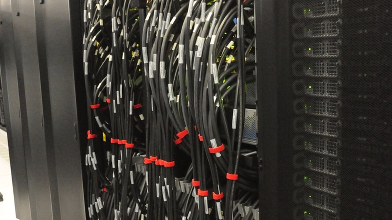 雲端科技 相關配圖:AI推理|Continuous Batching點樣扭轉GPU閒置困局,為AI應用慳錢提速? | 圖片來源:Photo by Unknown creator via Openverse (CC CC0 1.0)