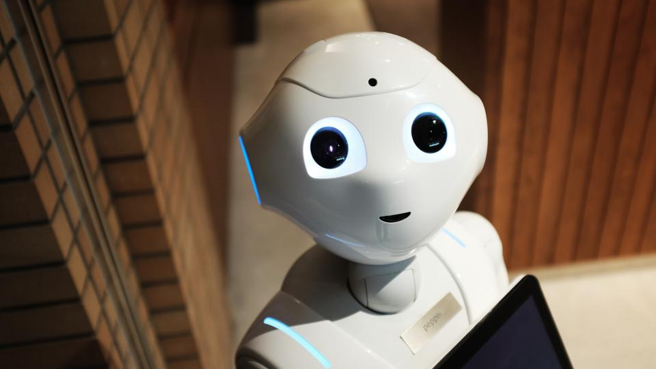 人工智能 相關配圖:企業 AI 應用|點解成日甩轆?專家教你三招執靚佢! | 圖片來源:Photo by Alex Knight via Openverse (CC CC0 1.0)