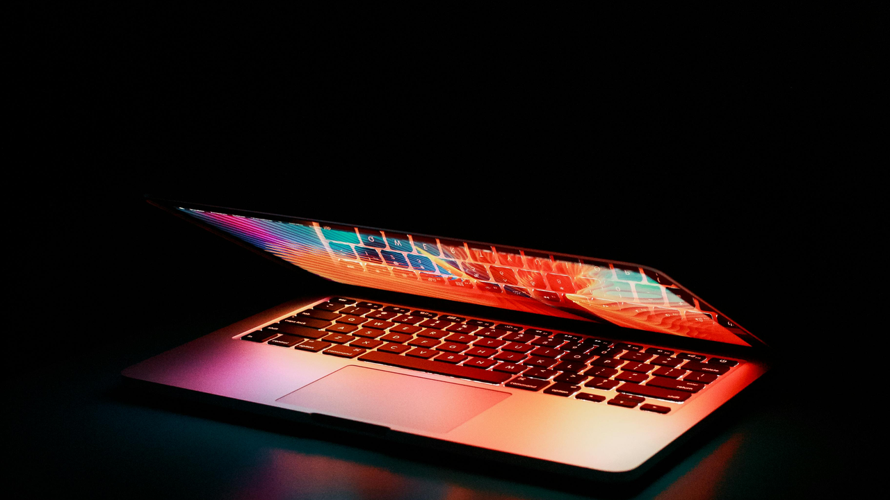 開發工具 相關配圖:K-Synth|用「K語言」玩音樂?即試網頁版合成器有幾好玩! | 圖片來源:Photo by Junior Teixeira on Pexels