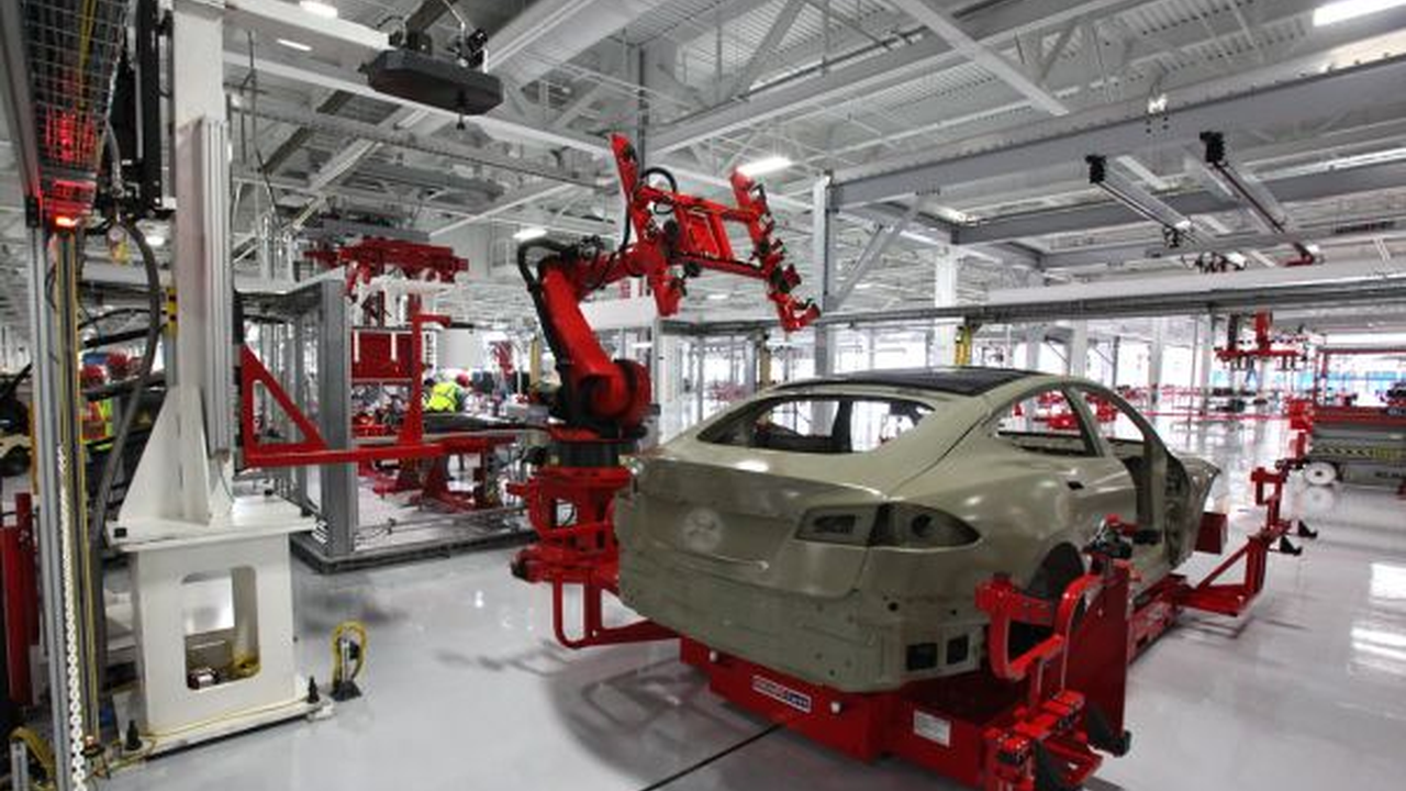產業分析 相關配圖：Tesla Autobots jurvetson autobots car electric elonmusk ev fremont manufacturing models motors nummi plant ro…