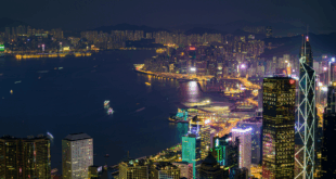 幻彩詠香江｜22年燈光騷將告別香港夜空 係咪真係冇人會掛住？ 封面圖片 | 圖片來源：Photo by Ben Cheung on Pexels