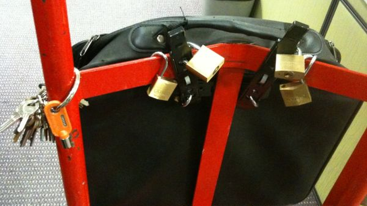 網絡安全 相關配圖:Computer security old school sridgway computer security siwd business equipment technology vehicle https://ww…